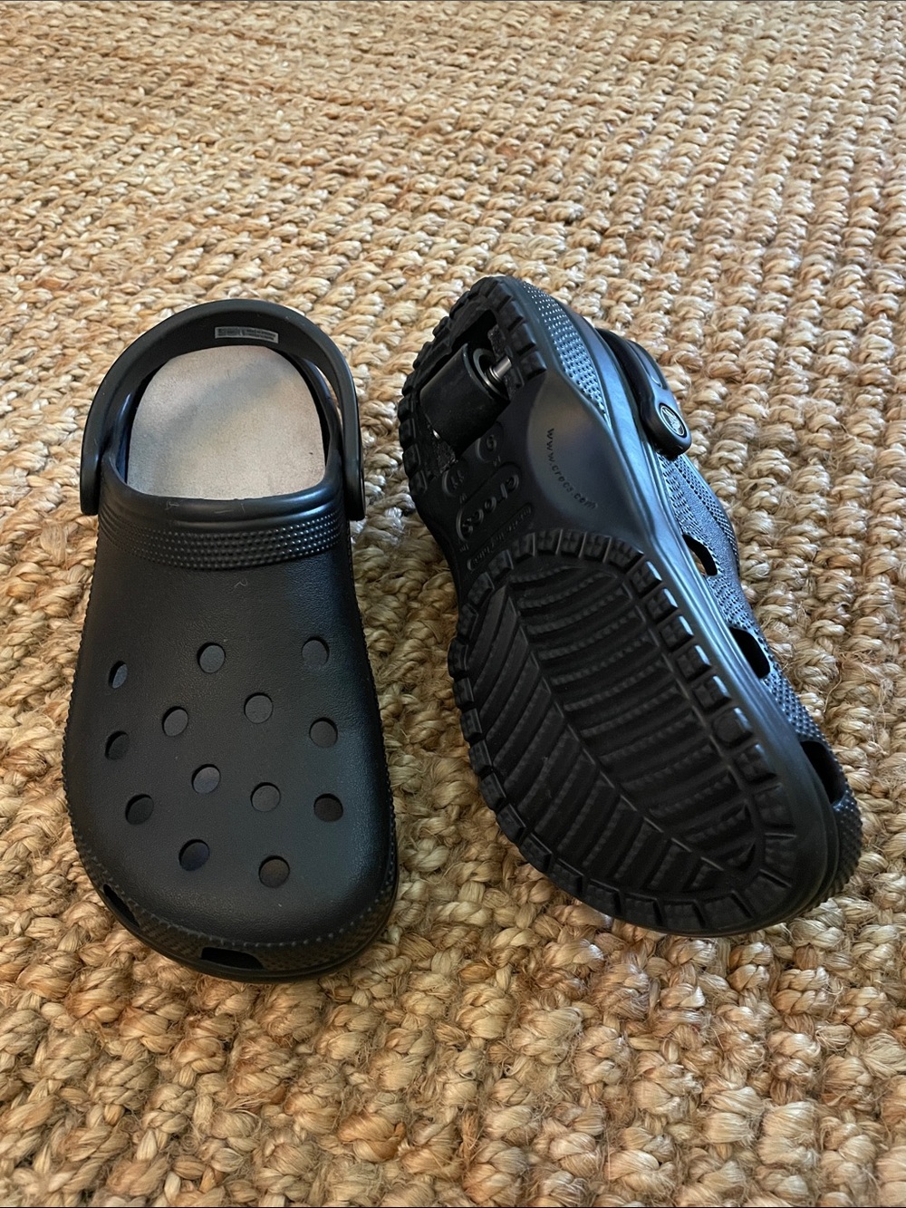 CROCS Classic Black Slip-On Men's Clogs/with wheels